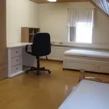 larger room sample (I) / Stærra herbergi (I)