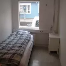 Smaller room (I) / minna herbergi (I)