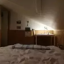 Room 2 / Herbergi 2