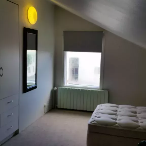 second floor, big room #2 / önnur hæð, stærra herbergi #2