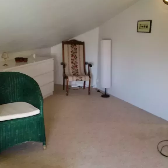 second floor, big room #2 / önnur hæð, stærra herbergi #2