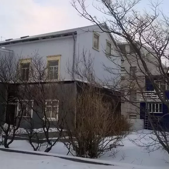 Outside / Að utan
