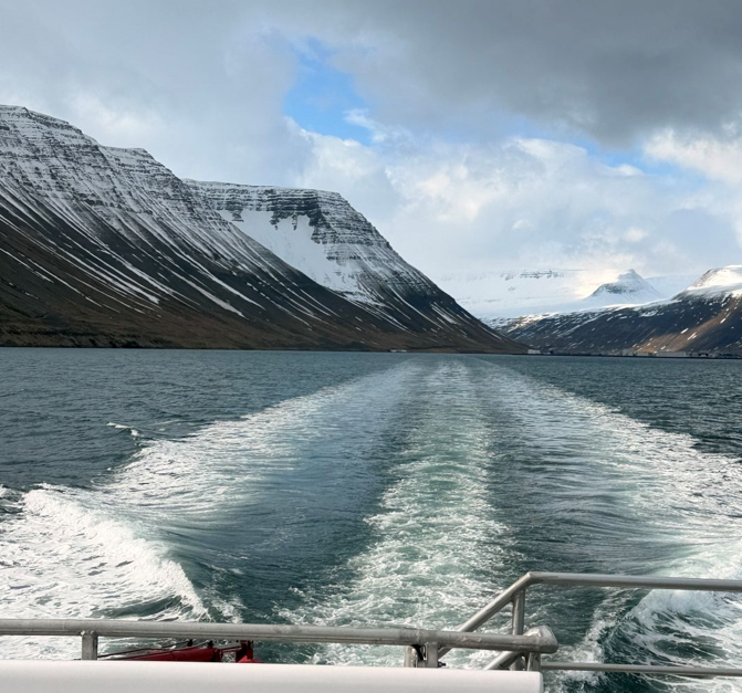 Vettvangsferð um Ísafjarðardjúp í námskeiðinu Siglingar og starfsemi á hafi úti á norðurslóðum