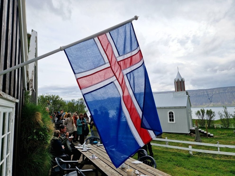 Háskólahátíð í stafalogni á Hrafnseyri